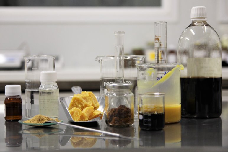 propolis gezuiverd in laboratorium
